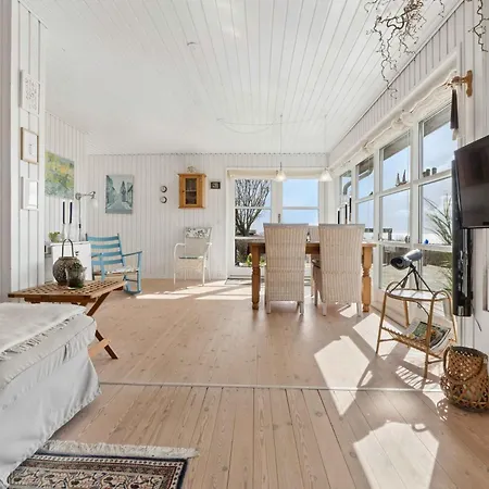 Hébergement de vacances Summerhouse With Fantastic Panorama Seaview *