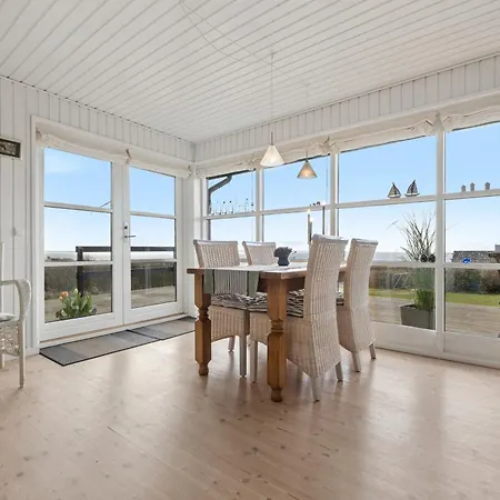 Hébergement de vacances Summerhouse With Fantastic Panorama Seaview *